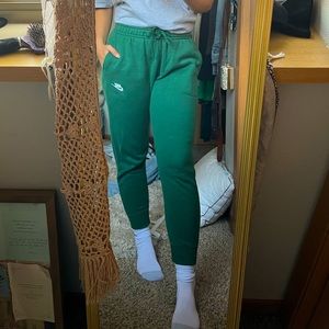 Nike Joggers (gorge green)